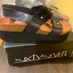 Black with corks spring and summer shoes, size 9us
